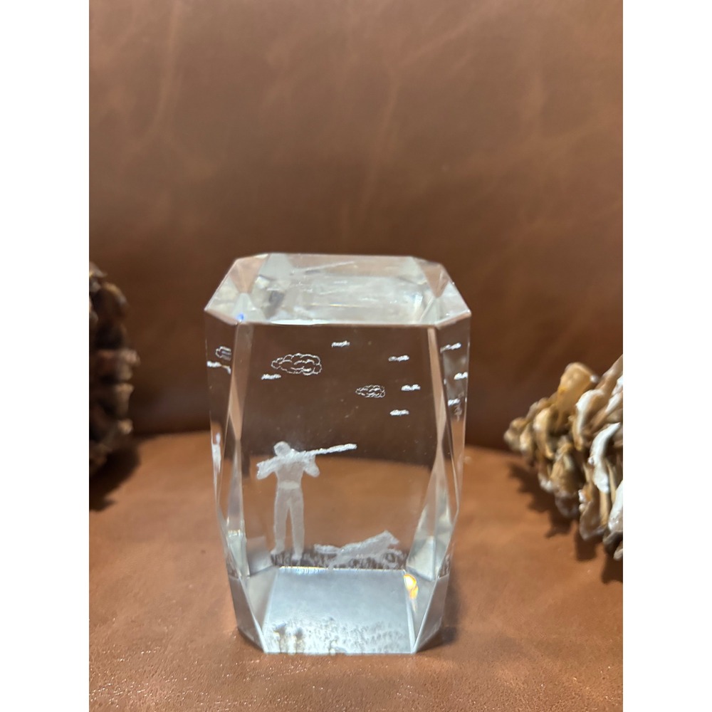 Vintage 3D Laser Etched Crystal Glass Paperweight Hunter and Dog Scene Faceted
